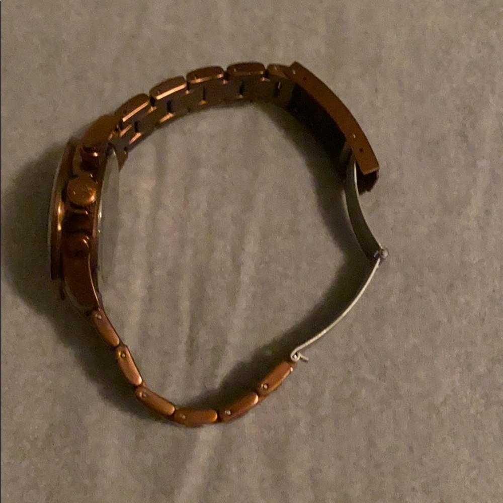 Watch - Picture 2 of 3